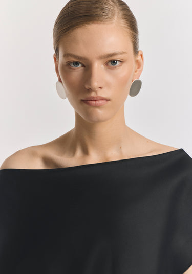 V&W Disc Earrings